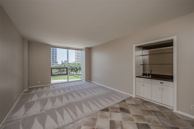 5100 San Felipe St in Houston, TX - Building Photo - Building Photo