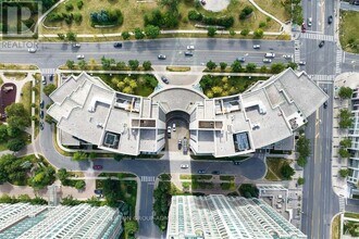 509 Beecroft Rd in Toronto, ON - Building Photo - Building Photo