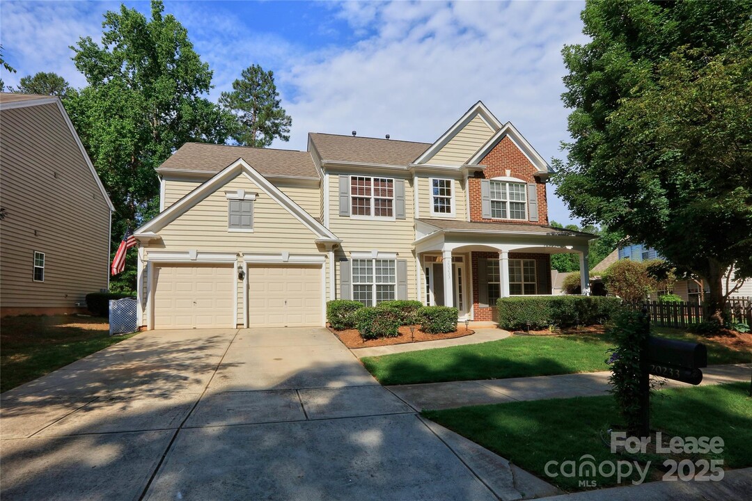 20233 Beard St in Cornelius, NC - Building Photo