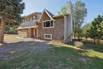 1563 Cragin Rd in Colorado Springs, CO - Foto de edificio - Building Photo