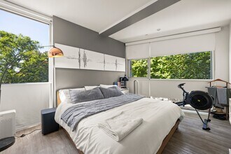 2400 Corinth Ave, Unit 2 in Los Angeles, CA - Building Photo - Building Photo