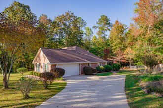 584 Gordon Rd in Newnan, GA - Building Photo - Building Photo