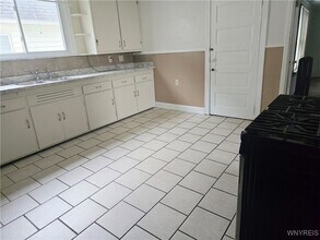 194 Cass Ave in Cheektowaga, NY - Building Photo - Building Photo