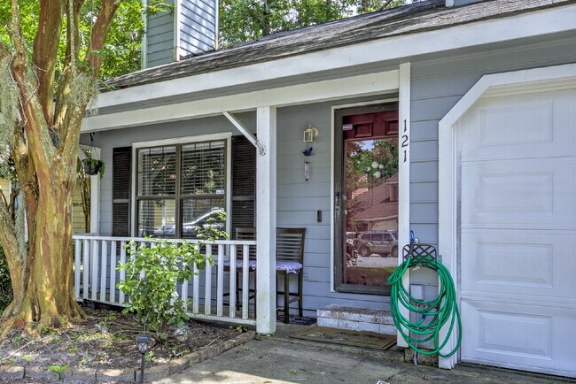 121 Holland Park Cir in Savannah, GA - Building Photo - Building Photo