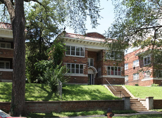 Smart Lofts on Gladstone in Kansas City, MO - Building Photo - Building Photo