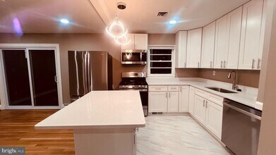 14303 Chesterfield Dr in Woodbridge, VA - Building Photo - Building Photo