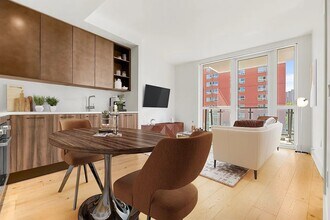 251 E 2nd St-Unit -4A in New York, NY - Building Photo - Building Photo