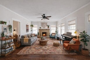 608 Avondale St in Houston, TX - Building Photo