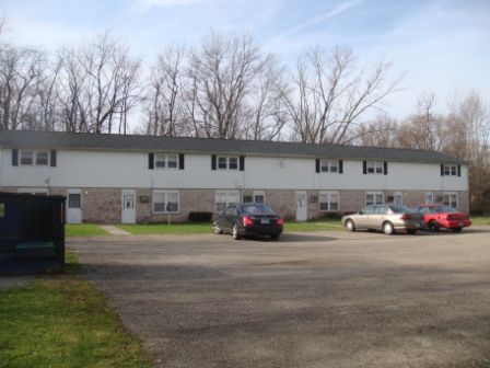 829 Churchill Hubbard Rd, Unit 6 in Youngstown, OH - Foto de edificio