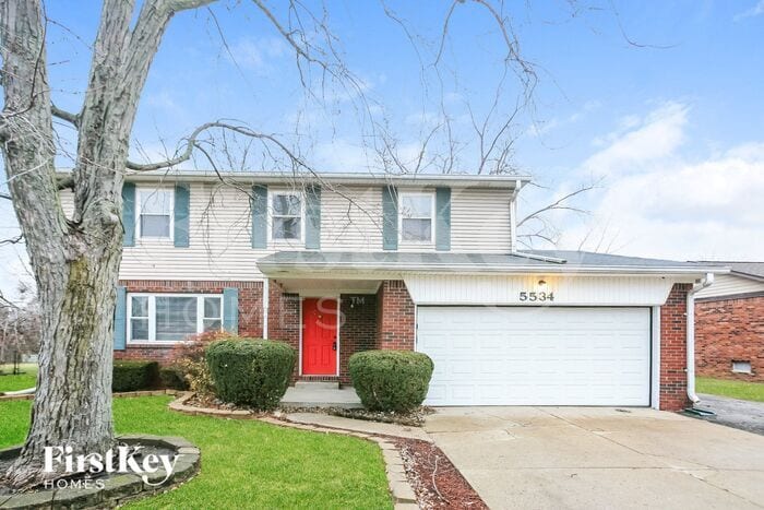 5534 Hill Rise Dr in Indianapolis, IN - Building Photo