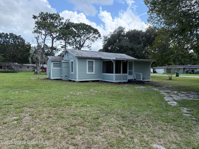 5737 Travis St in Mims, FL - Building Photo - Building Photo