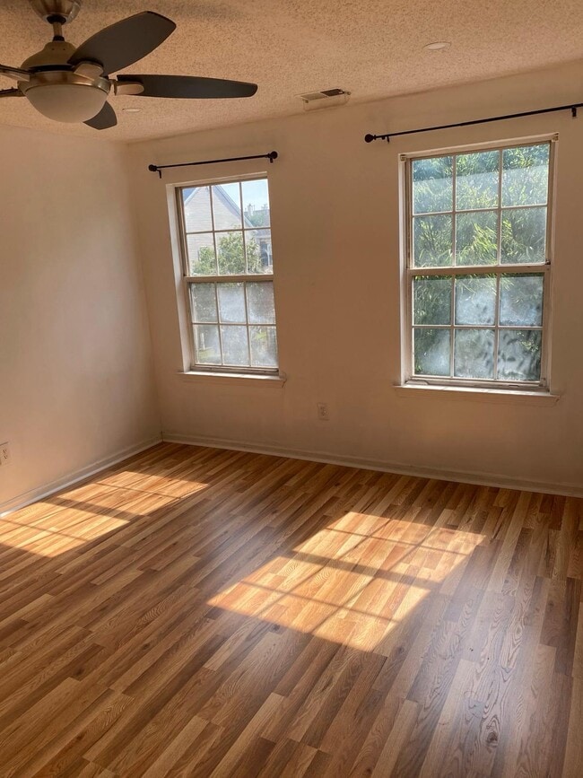 40 Walnut St in Jersey City, NJ - Building Photo - Building Photo