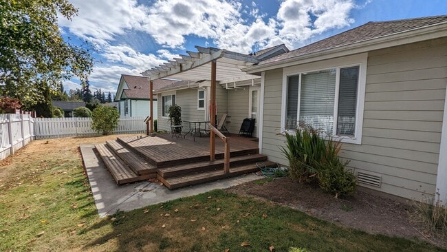 2126 S 18th St in Mount Vernon, WA - Building Photo - Building Photo