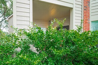1330 Old Spanish Trl in Houston, TX - Building Photo - Building Photo