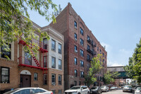 41-45 52nd Street in Flushing, NY - Foto de edificio - Building Photo