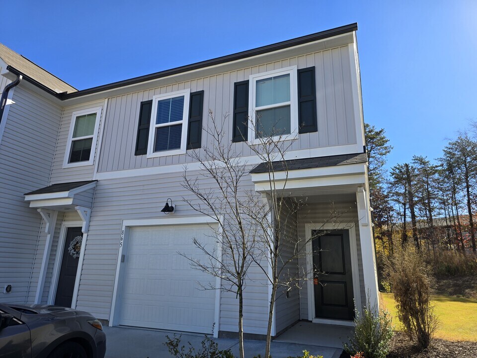 865 Falls Grove Trl in High Point, NC - Building Photo