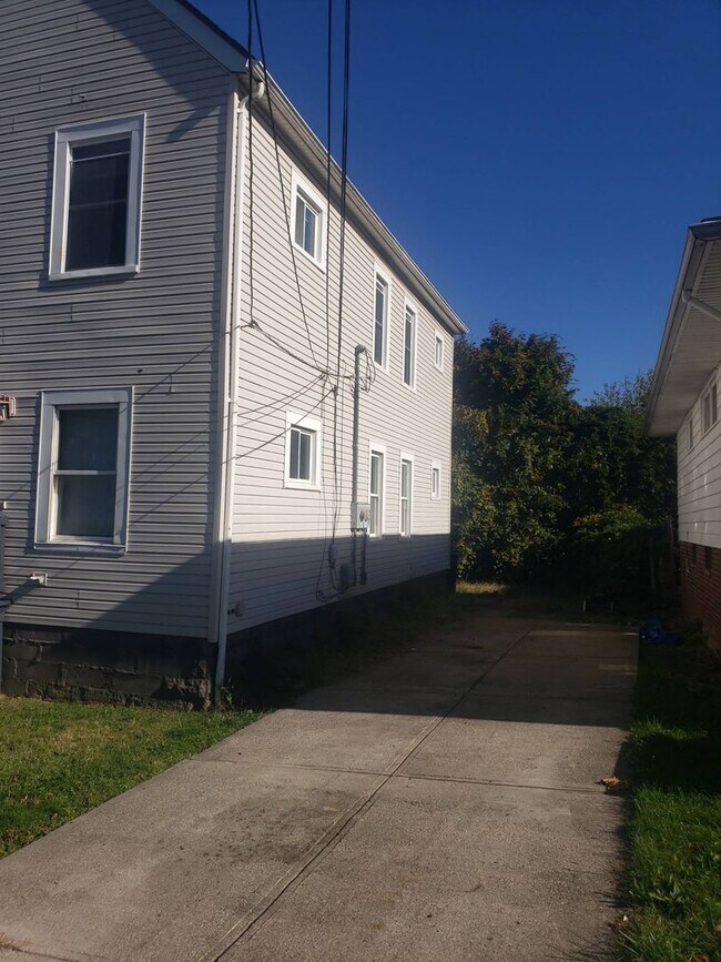 3483 W 63rd St in Cleveland, OH - Building Photo - Building Photo