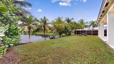 5622 SW 165th Ct in Miami, FL - Building Photo - Building Photo