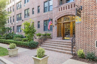 Tennis View Apartments in Forest Hills, NY - Foto de edificio - Building Photo