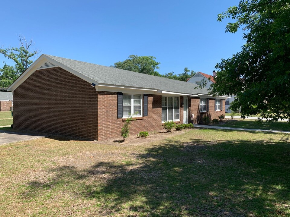 1304 N Elm St in Lumberton, NC - Building Photo