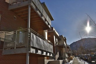 Saga Boulder in Boulder, CO - Foto de edificio - Building Photo