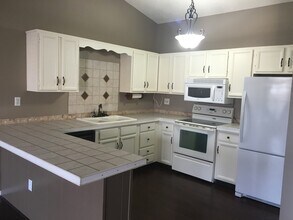 1207 Haig Cir in Virginia Beach, VA - Building Photo - Building Photo
