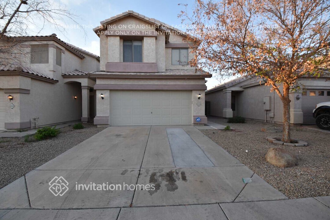 10116 E Capri Ave in Mesa, AZ - Building Photo