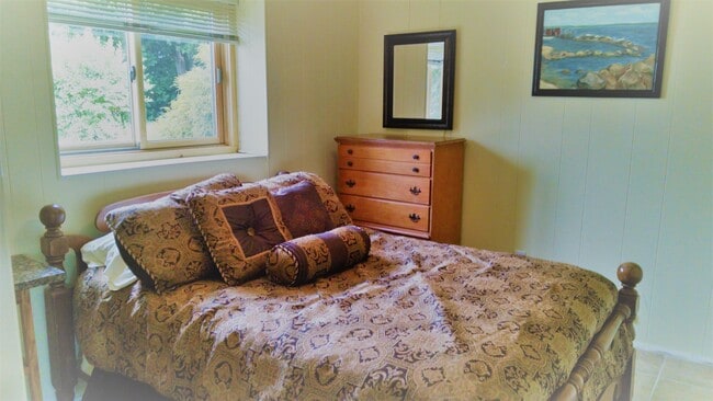 3 Dubois Dr in Mystic, CT - Foto de edificio - Building Photo