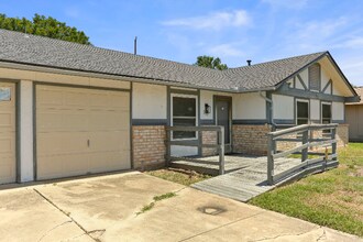 5622 Frst Lk St in San Antonio, TX - Building Photo - Building Photo
