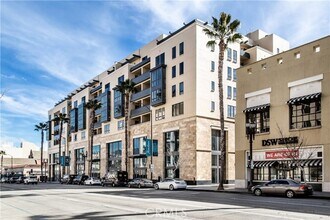 39 S Los Robles Ave in Pasadena, CA - Building Photo - Building Photo