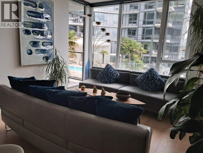 68 Smithe St in Vancouver, BC - Building Photo - Building Photo