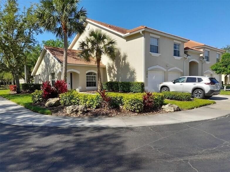 7279 Cedar Hollow Cir, Unit 101 in Bradenton, FL - Building Photo