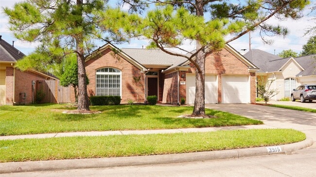 3915 Summerfield Dr in Pearland, TX - Building Photo - Building Photo