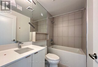 135-LPH2135 Lower Sherbourne St in Toronto, ON - Building Photo - Building Photo