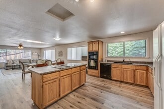 1630 Plumas St in Reno, NV - Building Photo - Building Photo