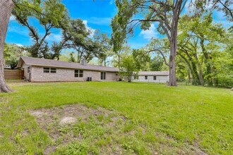 11405 Oakwood Dr in Austin, TX - Building Photo - Building Photo