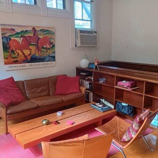 property at 10 Hilliard St
