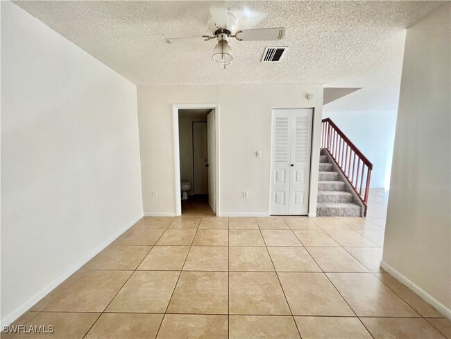 5202 Cedarbend Dr in Ft. Myers, FL - Building Photo - Building Photo