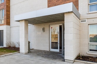 The Topaz in Laval, QC - Building Photo - Building Photo