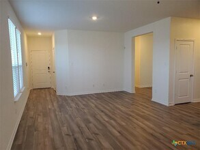 559 Dakota Crk in Canyon Lake, TX - Building Photo - Building Photo