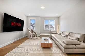 187 Carringford Rd NW in Calgary, AB - Building Photo - Building Photo