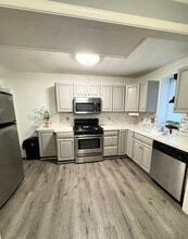 8114 Terry St in Philadelphia, PA - Foto de edificio - Building Photo