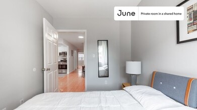 Room in Shared 4 bed/2 bath home in New York, NY - Building Photo - Building Photo