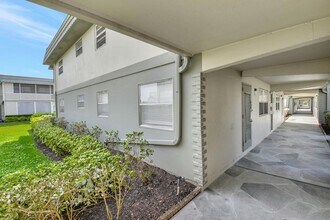 581 Monaco Way in Delray Beach, FL - Building Photo - Building Photo