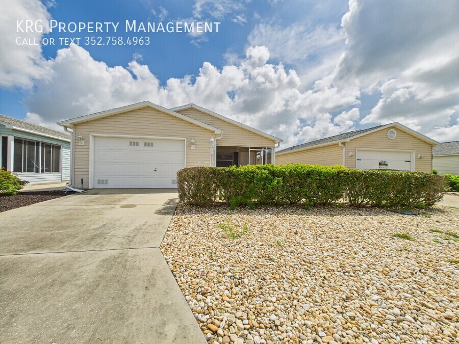 480 Hildalgo Dr in the Villages, FL - Building Photo