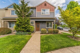 2554 Carson Loop in Forest Grove, OR - Building Photo