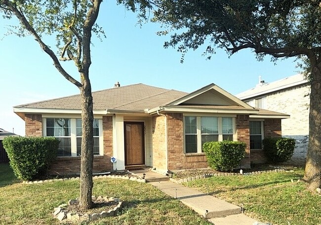 property at 2237 Midbury Dr