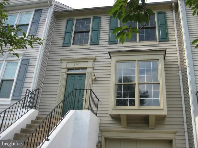 5903 Baron Kent Ln in Centreville, VA - Foto de edificio - Building Photo