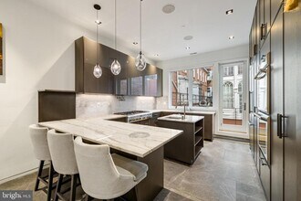 1727 Delancey St in Philadelphia, PA - Building Photo - Building Photo