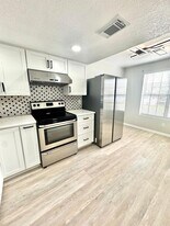 16565 Brigadoon Dr in Tampa, FL - Building Photo